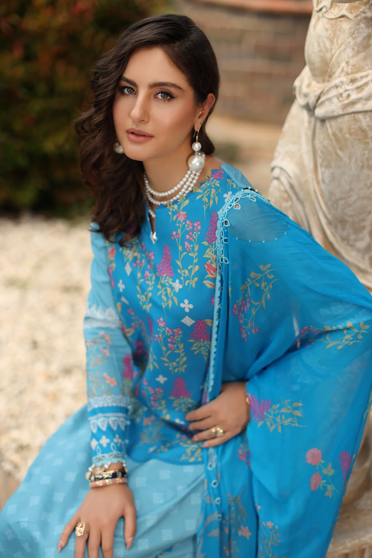 3-PC  Embroidered Lawn Collection CH6-19 PSOK - Image 4