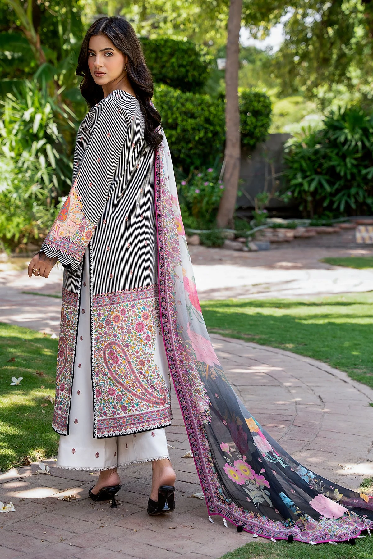 3-PC Printed Lawn Suit CP6-22 PSOK - Image 5