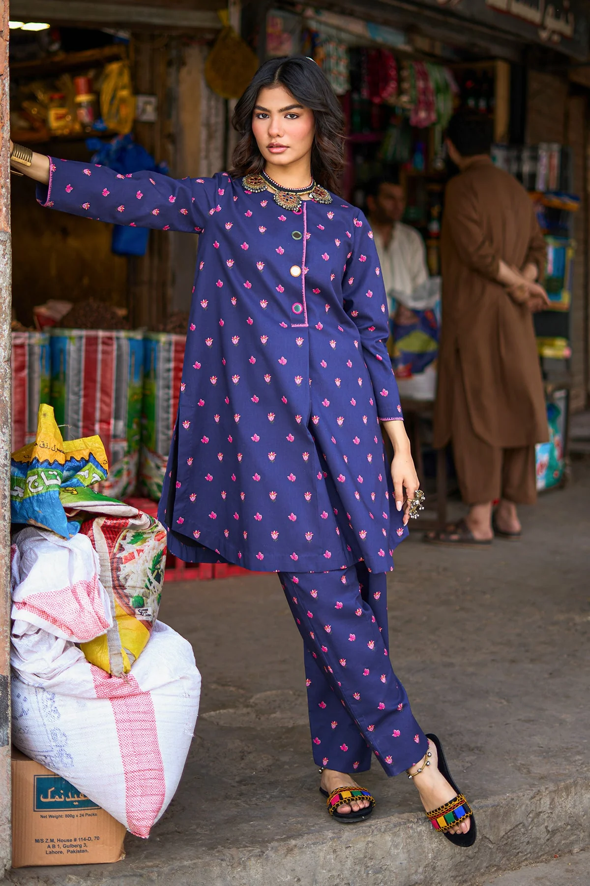 2-PC  Printed Lawn  CPM-6-204 - Image 4